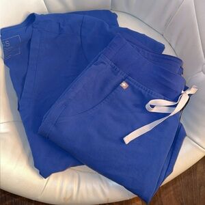 FIGS Royal Blue Scrub set